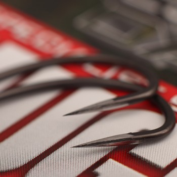 Gardner Tackle Specialist Sharpened Covert Dark Mugga Hooks Hakengröße 6