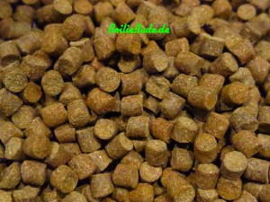 Mistral Baits Rosehip Hard Feed Pellets 8mm, 900gr
